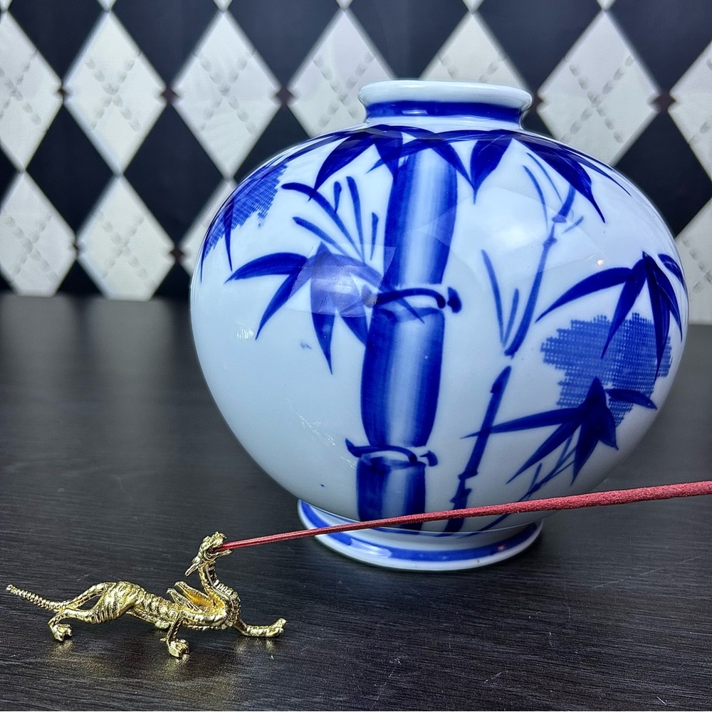 Blue White Porcelain Bamboo Vase Chinoiserie‎ 6.5” Grandmillenial Japan Decor - Picture 6 of 17